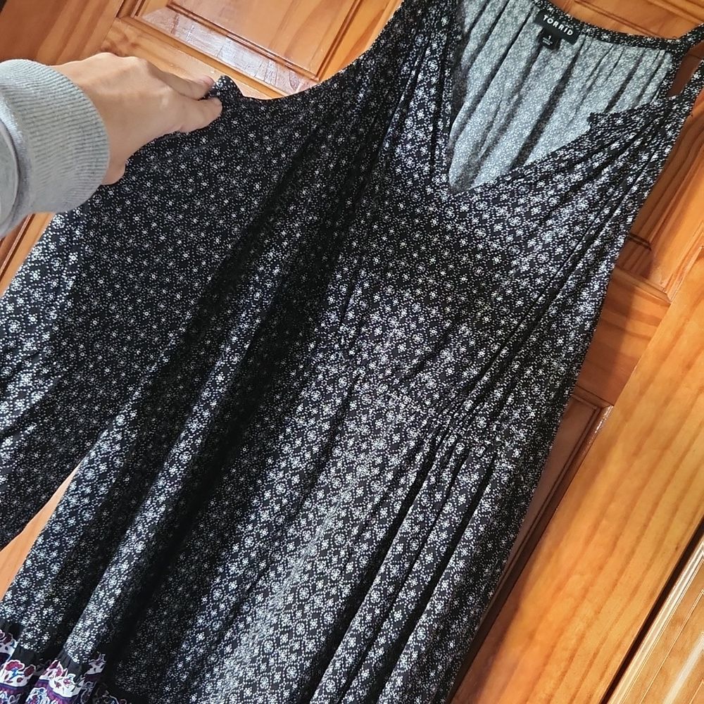 - Torrid Multi-Color Border Print Challis Cold Sh… - image 6